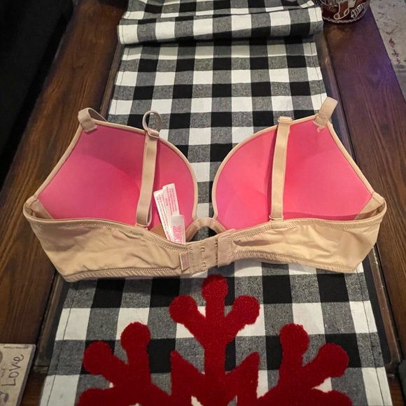 PINK Super Push up Bra - Picture 3 of 6